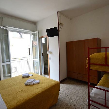Hotel Moroni Rimini Extérieur photo