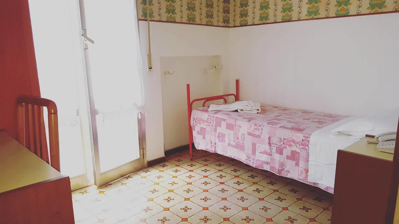 Hotel Moroni Rimini Extérieur photo