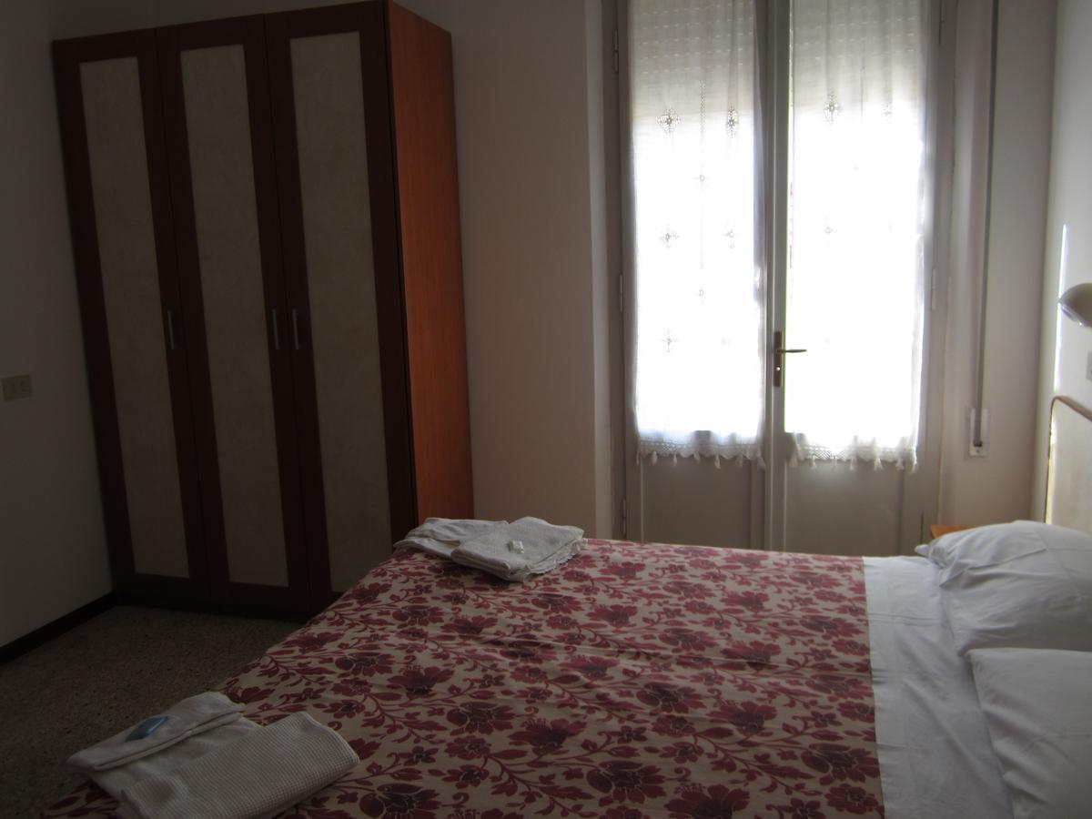 Hotel Moroni Rimini Extérieur photo