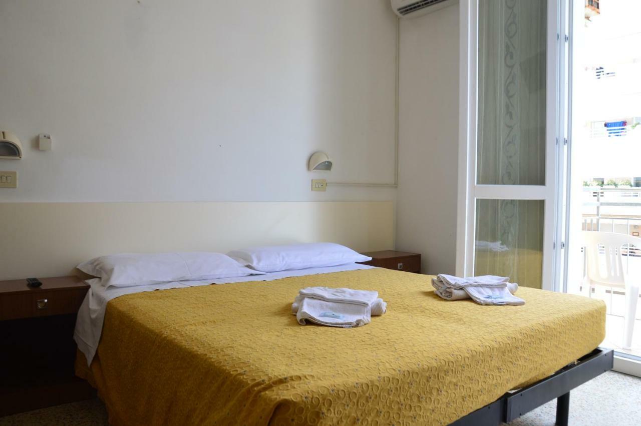 Hotel Moroni Rimini Extérieur photo