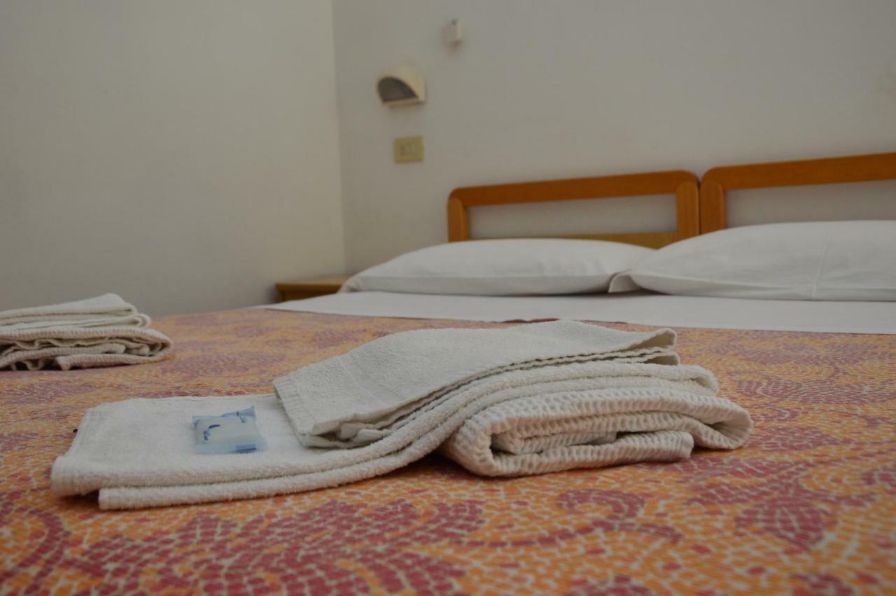 Hotel Moroni Rimini Extérieur photo
